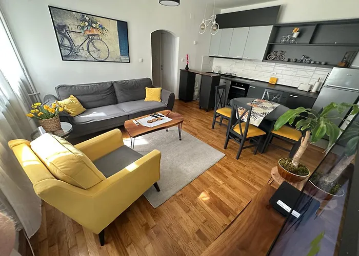 Ira's Square 2 Bedroom Free Parking Apartmán Skopje